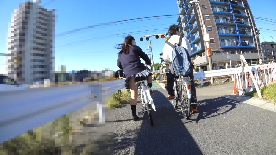 【無料】自転車パンチラ