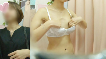 ☆4個！美人JDお嬢様の…　　貧乳辞退宣言ともとれる奇行　　僕のお店の試着室385