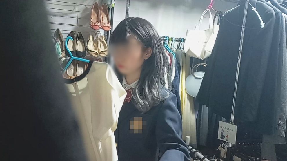 優等生じぇ～娘はあどけなさが残る〇〇パンツ女子　僕のお店の試着室532