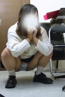 バレちゃダメ！ドキドキパンツ急接近注意報☆彡