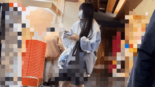 ストレートヘアが綺麗なミニスカさんは白く綺麗な太ももと半ケツ気味な生Ｐを魅せてくれました！ JK50S-4K