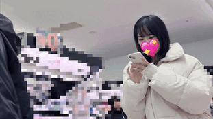 厳しい冬の寒さにもめげない暖か真っ白ダウンにミニスカロングブーツの最強コーデのその内側は…JD41S-4K