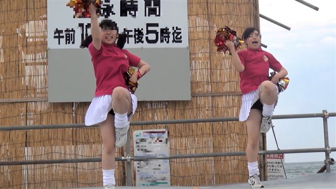 海岸夏祭りでDチア演技（白のテニスルックチア）