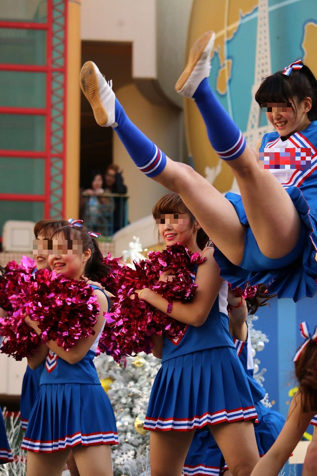 クリスマスステージを照らす圧巻のパフォーマンス　～～最終章　最後まで見ごたえ抜群　驚異的な跳躍力のVジャンプと感動のファイナル③