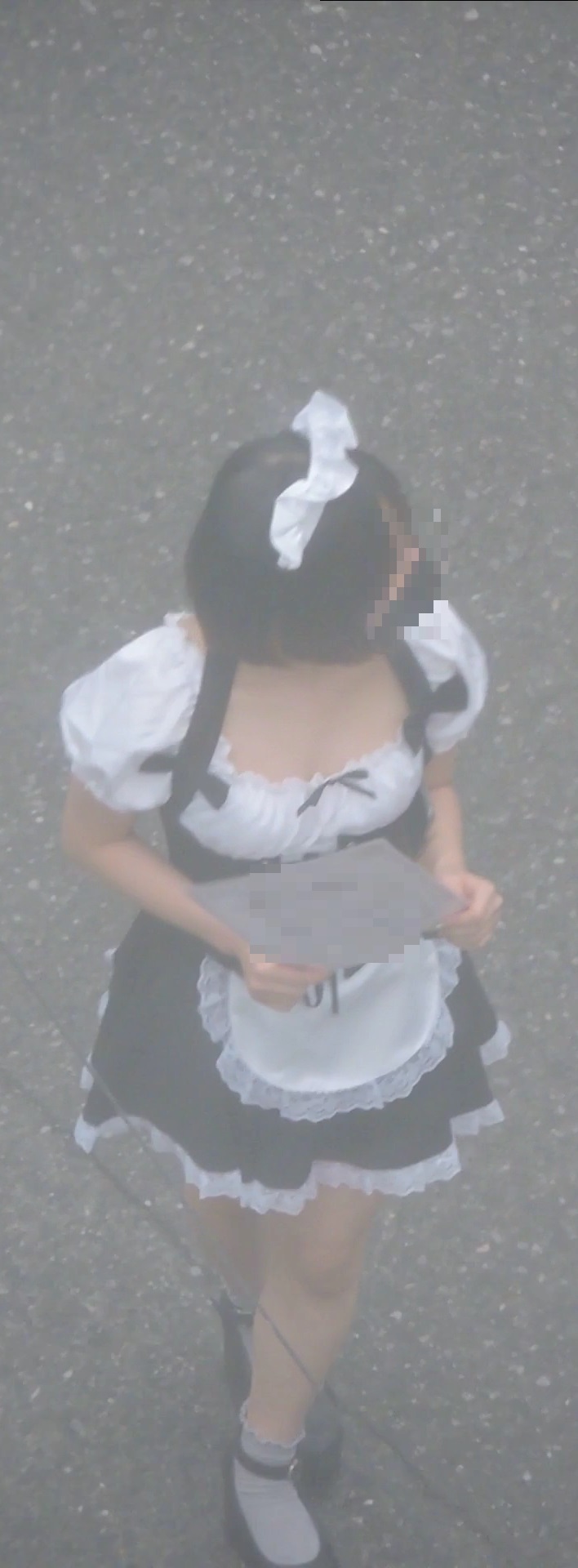 客引きをしているメイドカフェ店員コスプレ繁華街【動画】街撮り編 1851 gallery photo 3