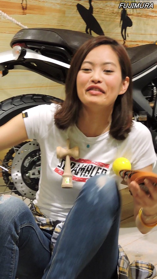 座ったまんまでごめんなさい2015モーターサイクルショー【動画】イベント編 1219 gallery photo 2