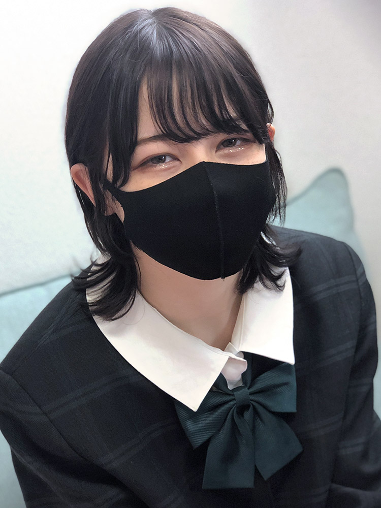 現役中退ハーフ18才レベチ女子キララちゃんの続編！明るい部屋＋じゅうたんプレイで日常感あふれるハメ撮り！最後は全裸！