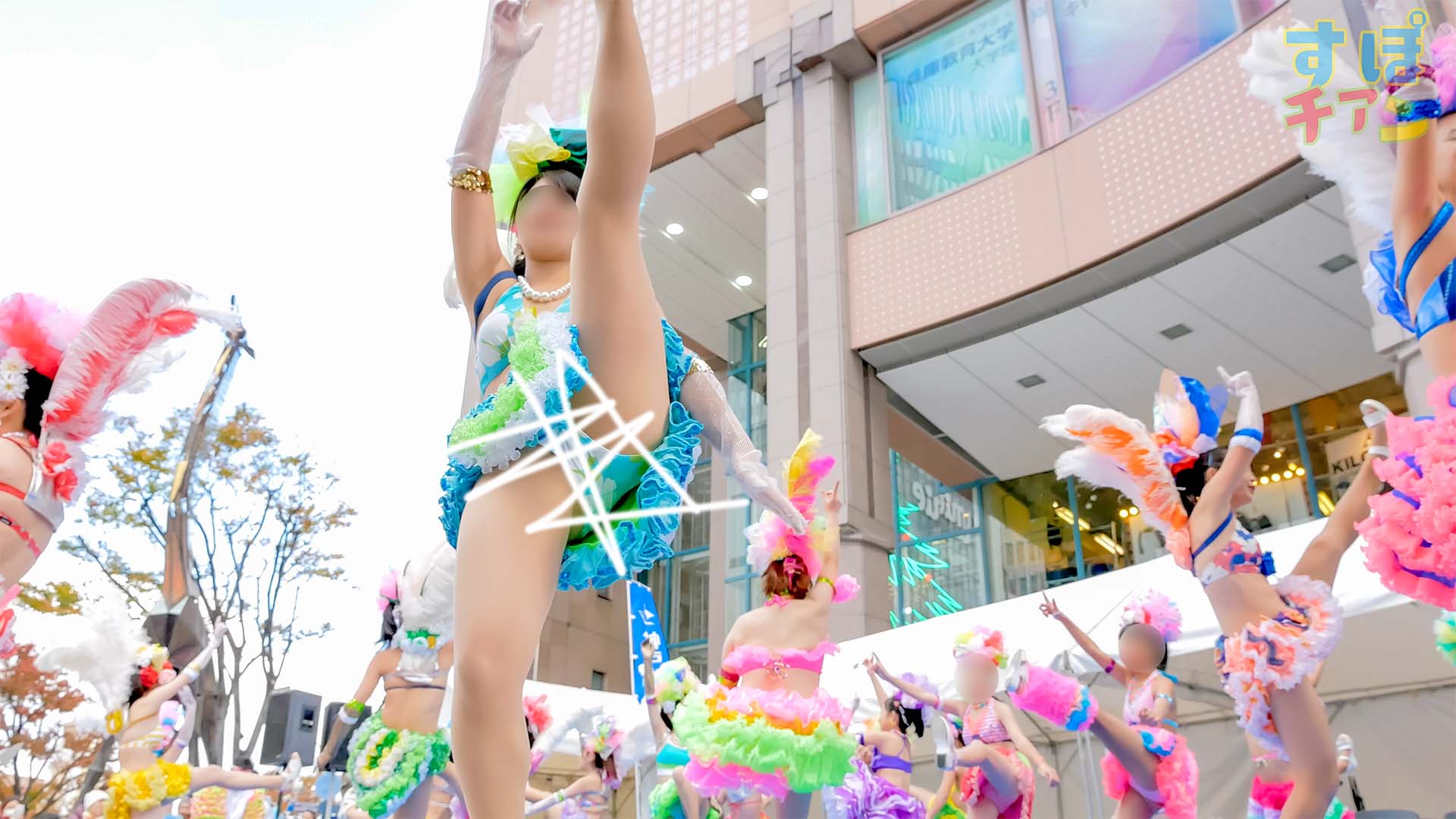 ローアングル☆ド迫力サンバ②(フルHD) gallery photo 5