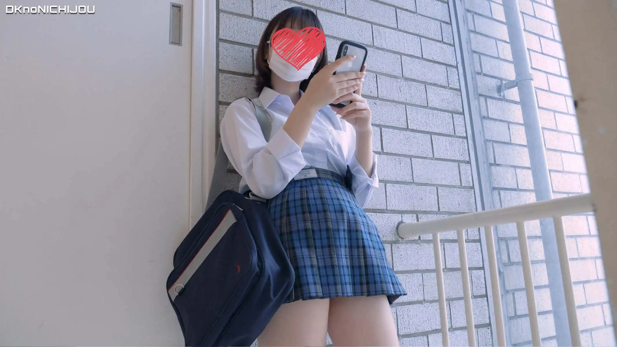 [4K]えちえちJK盗撮No.214#青チェ　愛嬌満点美少女ロリフェイスJKの開脚プリケツを追いかけまくる！