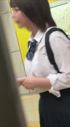 電車内集団おさわり パンティ隠し撮り・巨乳揉み・マンクチュで電車内イカせ 都内私立高3年 Aちゃん（仮名）