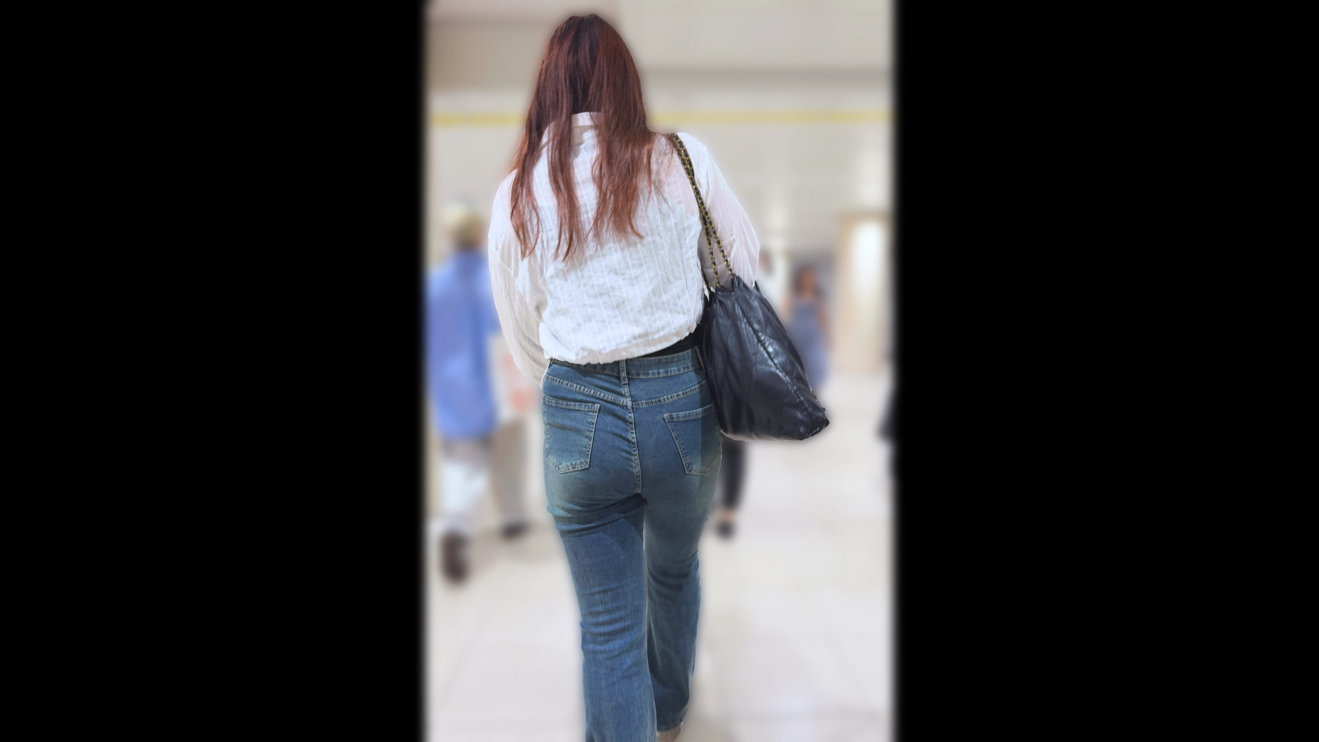 歩行記録0342「ジーンズ着用都会女子のお尻を屋外で高画質撮り」(全2名)