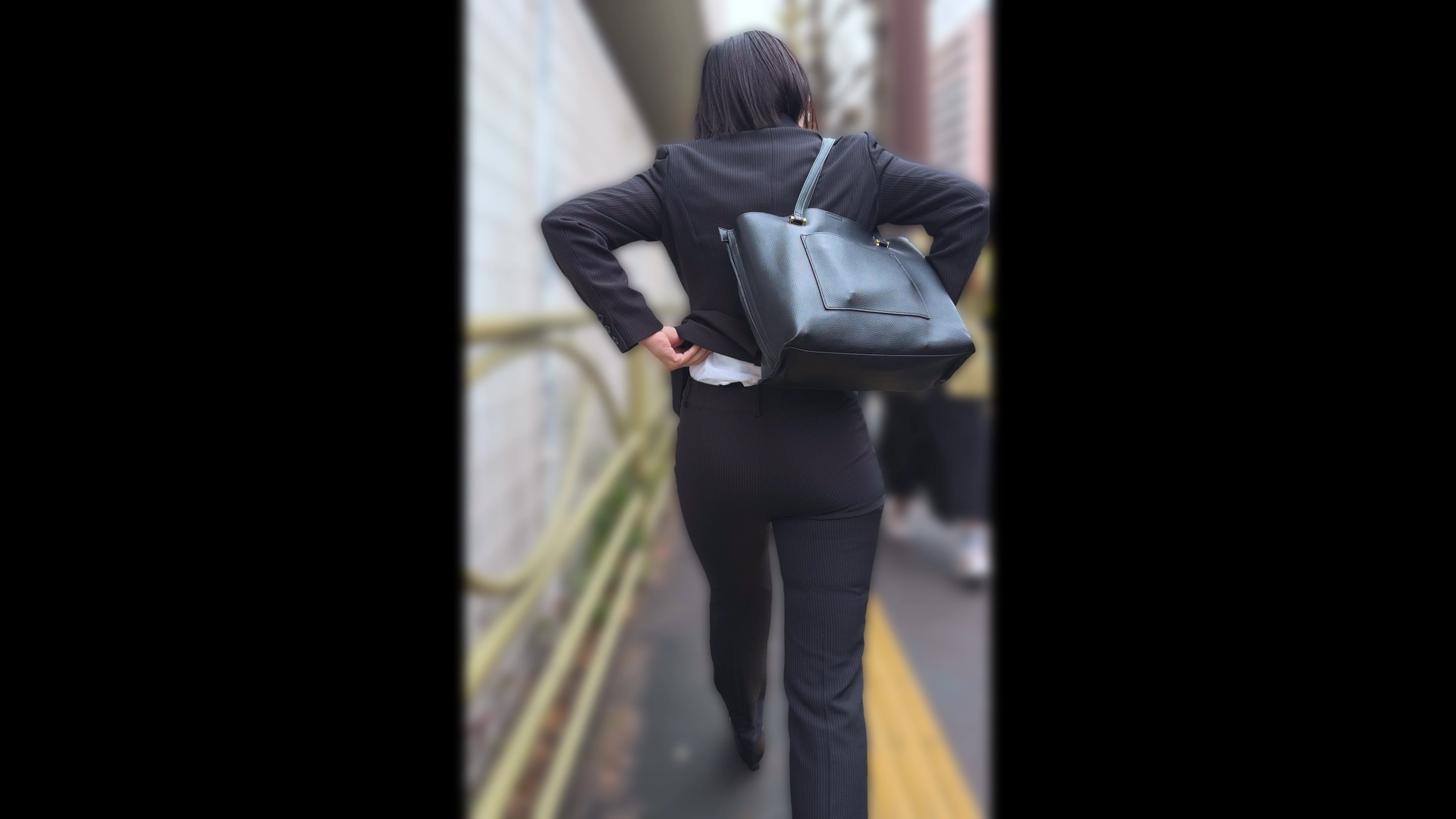 歩行記録0343「豊満お尻ピタピタリクルートスーツ女子を堪能」(全2名)