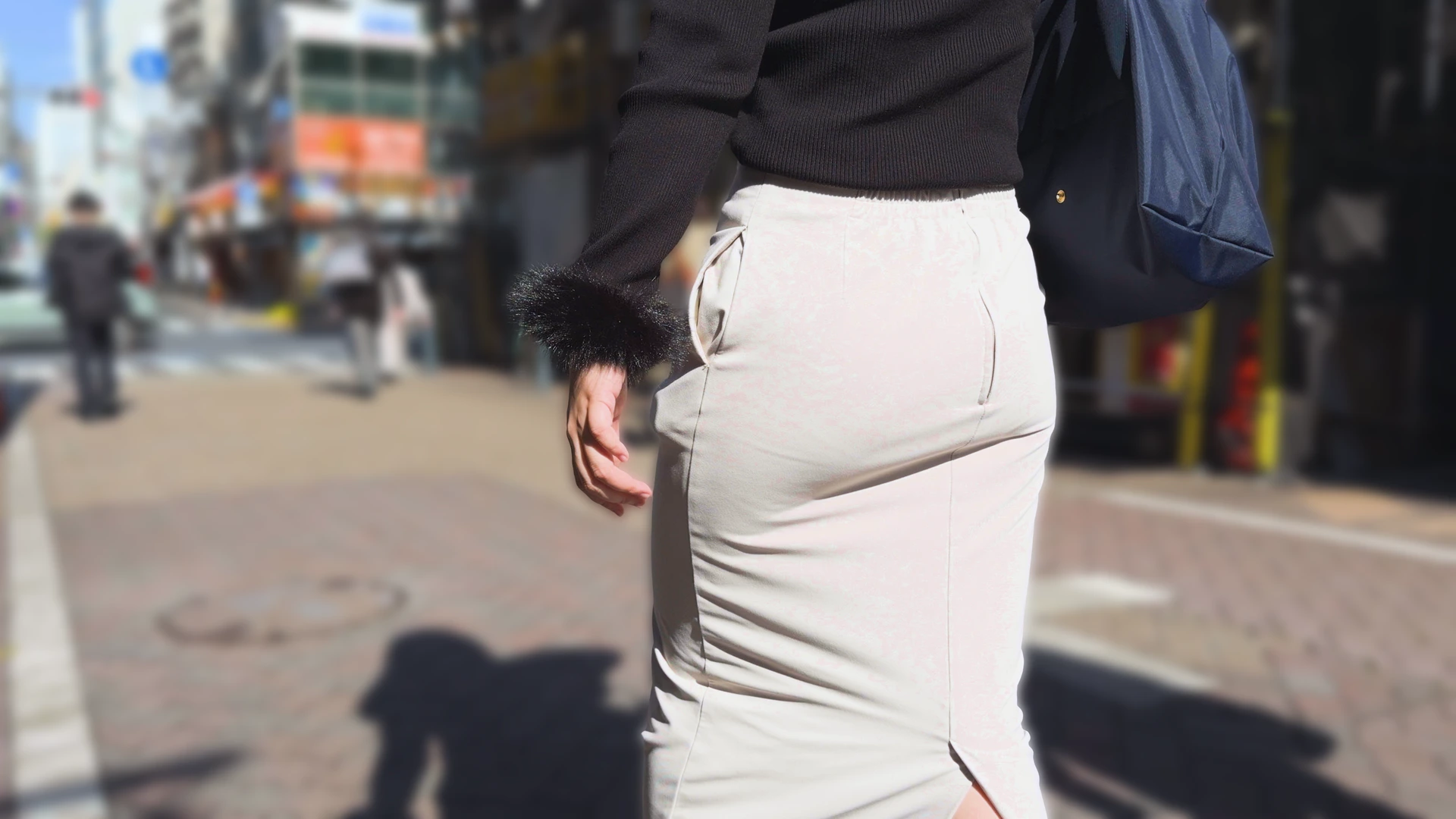 歩行記録0344「ぴちぴちタイトスカートのセクシーOLさんを追跡」(全2名)