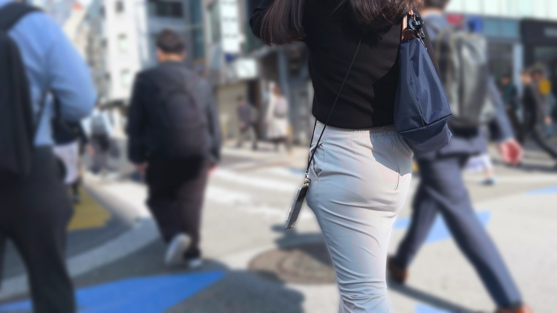 歩行記録0344「ぴちぴちタイトスカートのセクシーOLさんを追跡」(全2名)