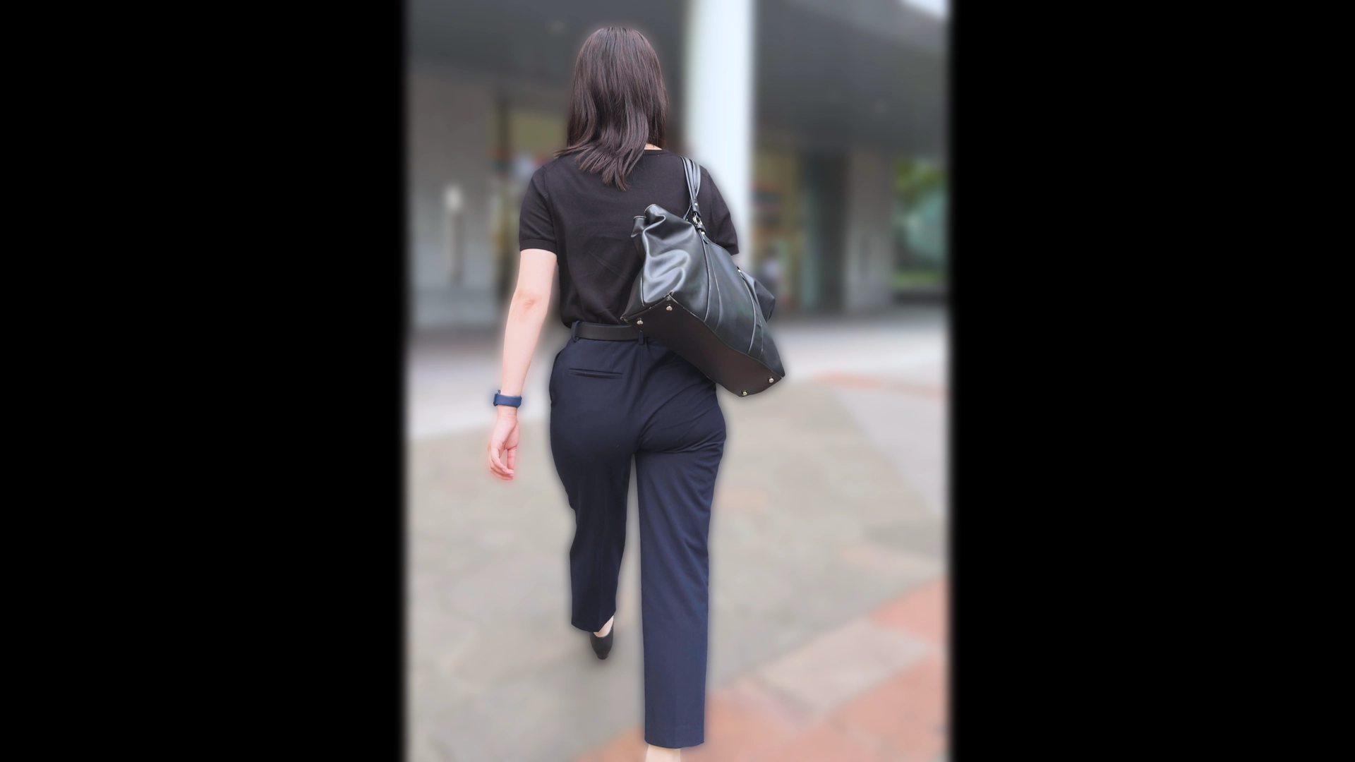 歩行記録0345「ムチムチどっしりデカ尻OLさんを後ろから観察してみた」(全4名)