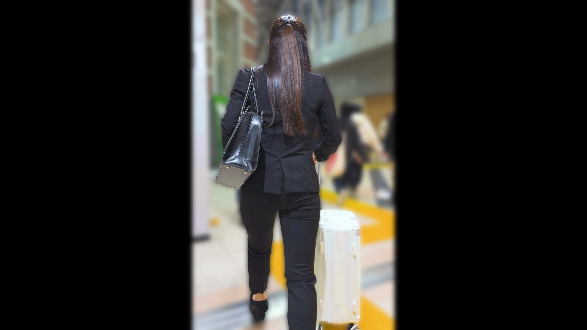歩行記録0346「リクルートスーツ女子の清楚パンティーラインを拝見」(全4名)
