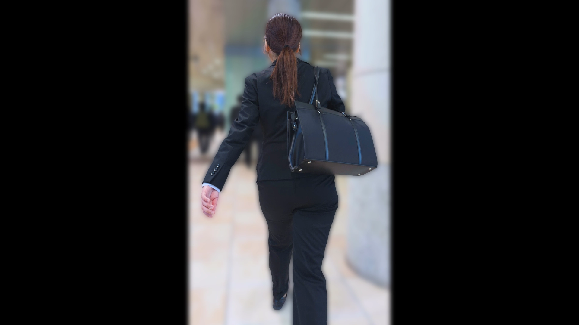 歩行記録0346「リクルートスーツ女子の清楚パンティーラインを拝見」(全4名)