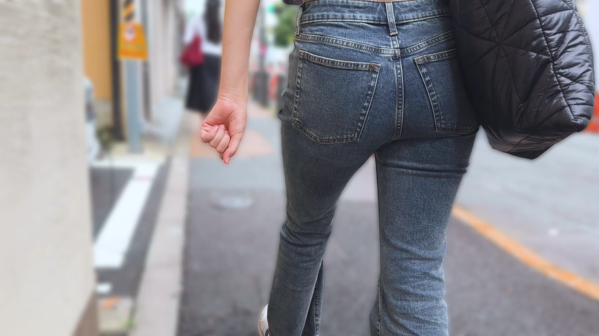 歩行記録0347「ジーンズJDを階段でダイナミックアングル撮り」(全2名)