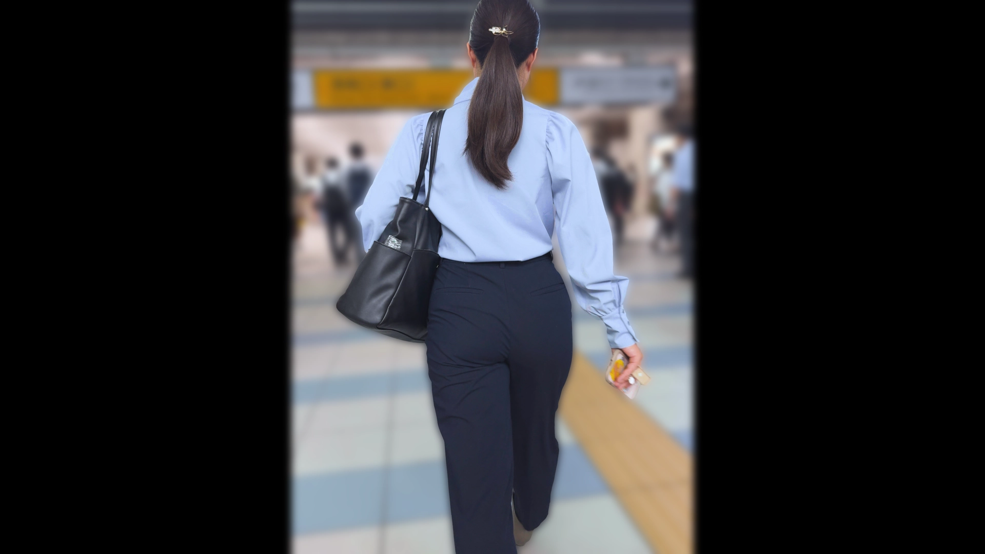 歩行記録0349「ネイビースラックスのOLさんを歩行中追い撮り」(全2名)