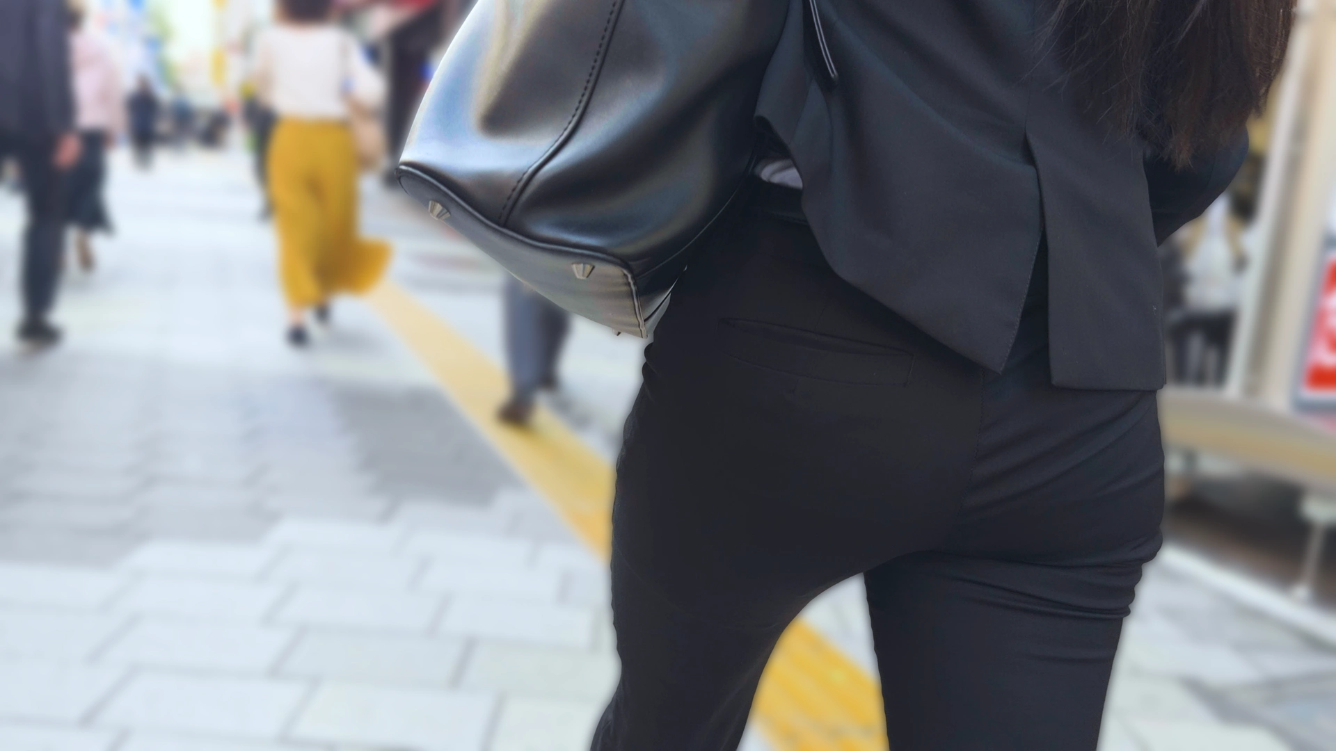 歩行記録0350「清潔感とプリケツが魅力のリクルートスーツ女子」(全2名)