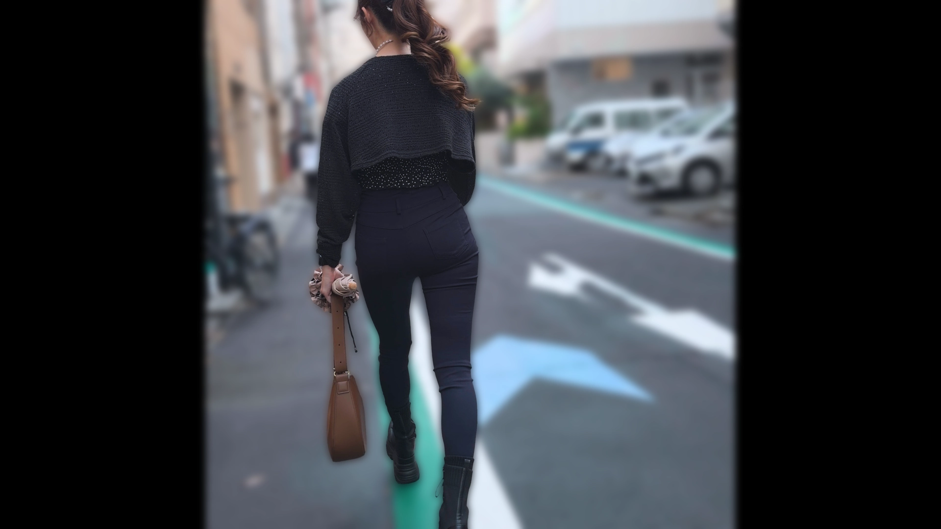 歩行記録0357「むにっとしたヒップのジーンズ女子を階段で撮影」(全2名)