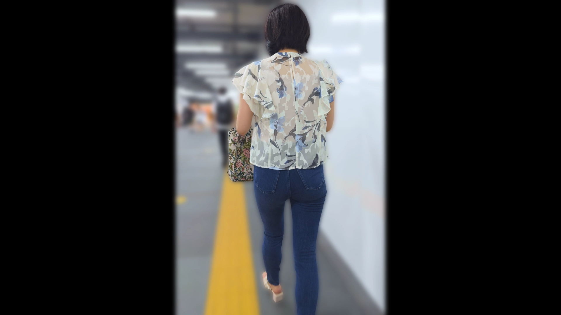 歩行記録0359「パッツパツなヒップでジーンズの女性をじっくり観察」(全2名)