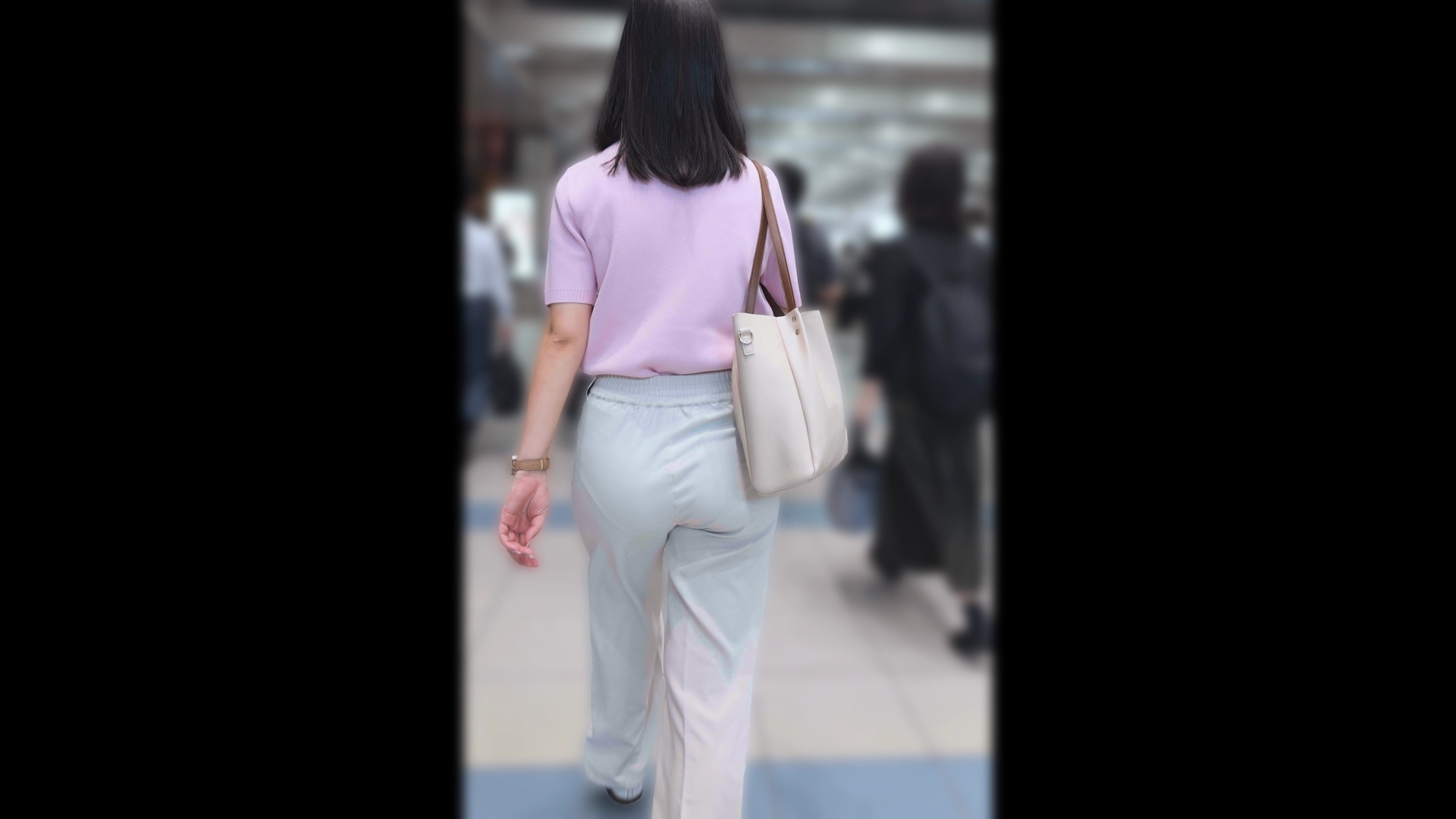 歩行記録0361「弾力ヒップとパンティーラインが魅力のOLさんを堪能」(全2名)