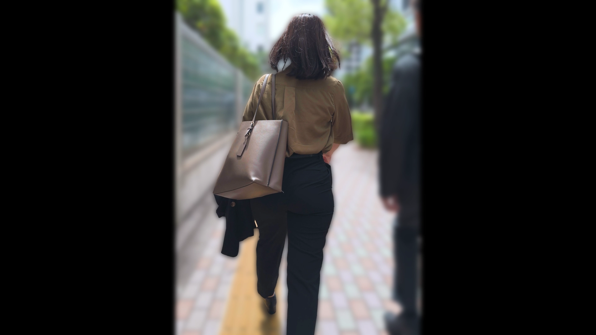 歩行記録0366「圧巻のむち尻ボリュームヒップラインOLさんを拝見」(全2名)