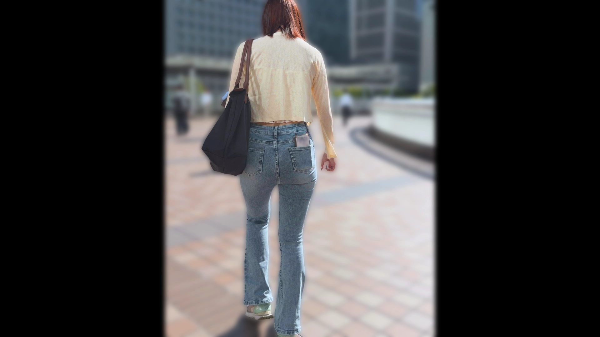 歩行記録0367「ぴっちりジーンズから浮かび上がる美しいボディライン」(全2名)
