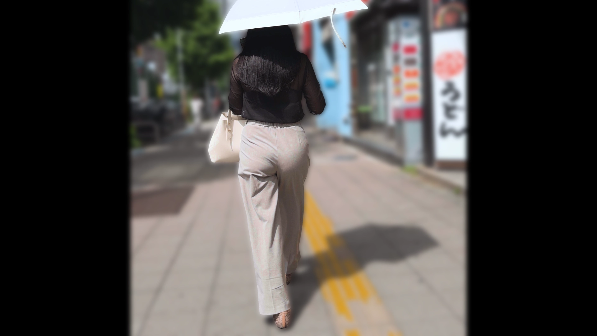 歩行記録0373「高ボリュームむにゅ尻女性の街歩きを観察」(全2名)