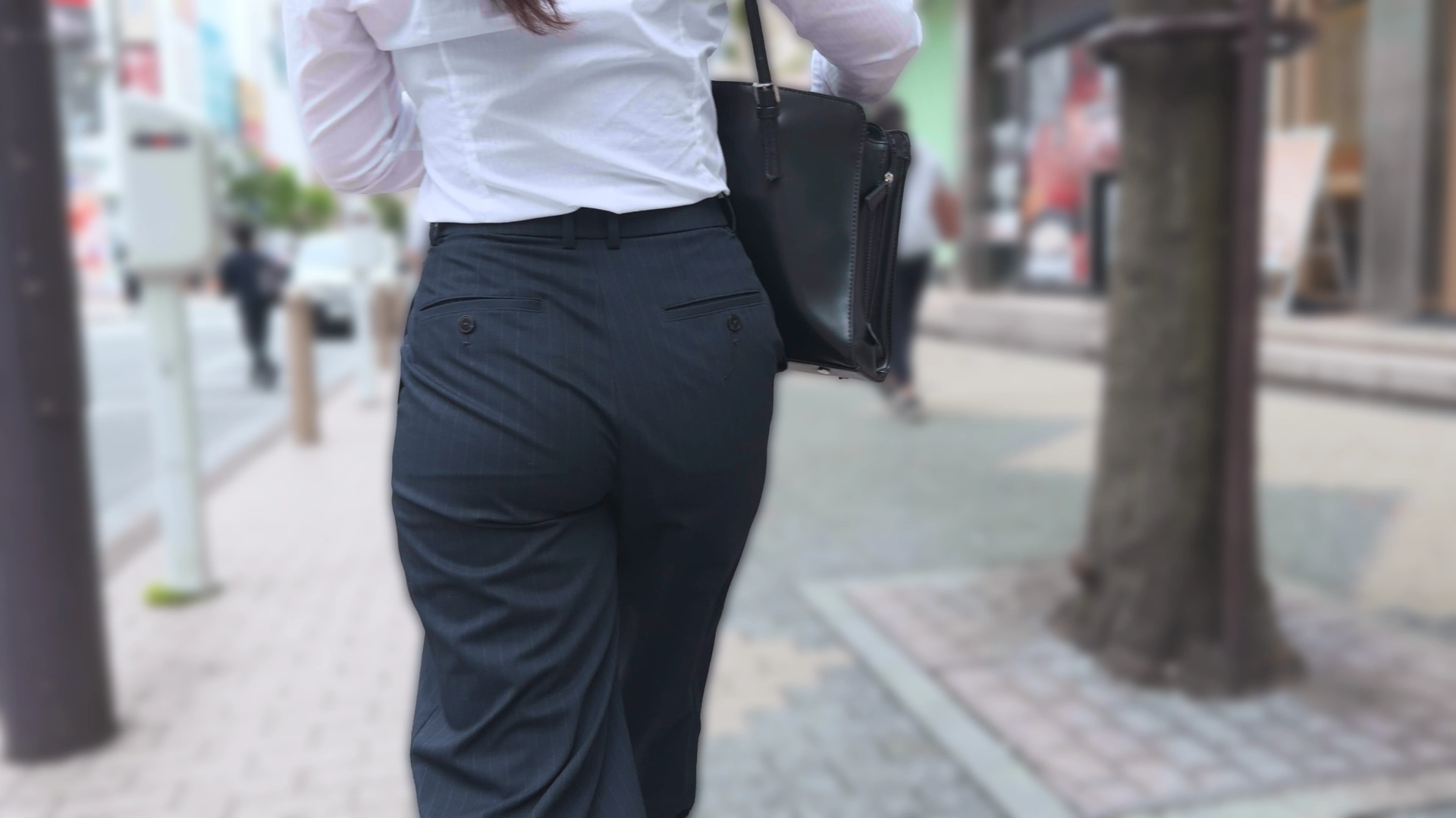 歩行記録0373「高ボリュームむにゅ尻女性の街歩きを観察」(全2名)