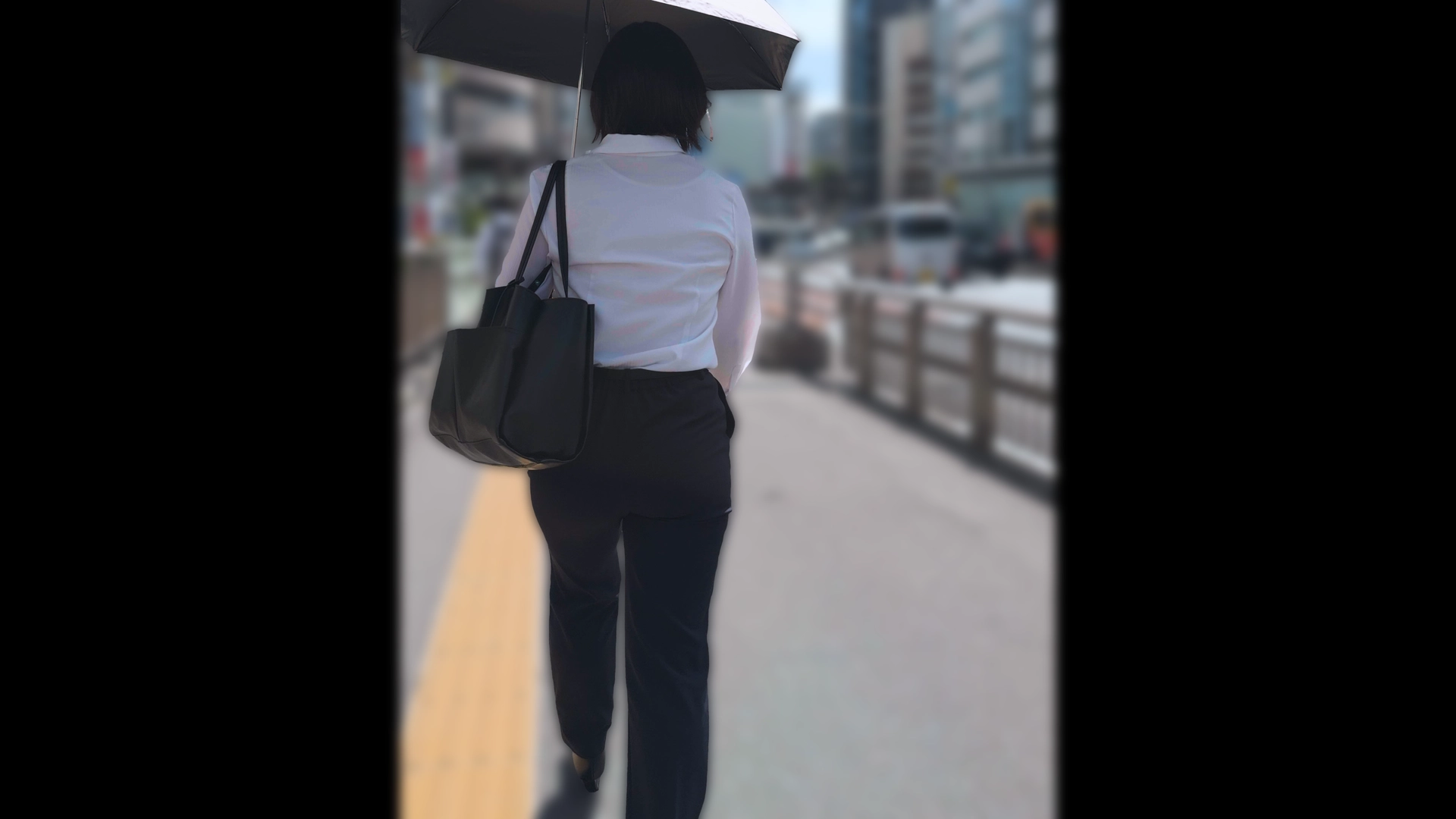 歩行記録0377「黒スラックスに包まれたぷりっぷりヒップ女子」(全2名)