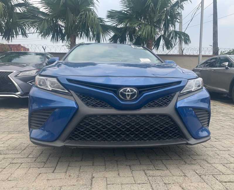 Toyota Camry - 2020