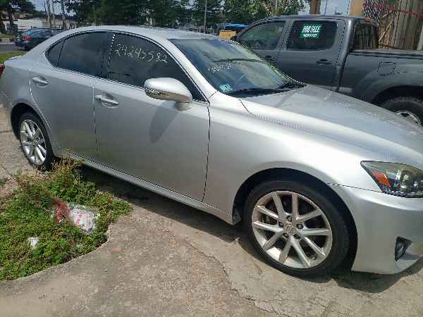 Lexus IS 250   - 2011