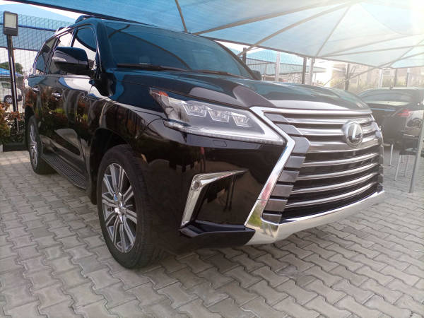 Lexus LX 570   - 2017