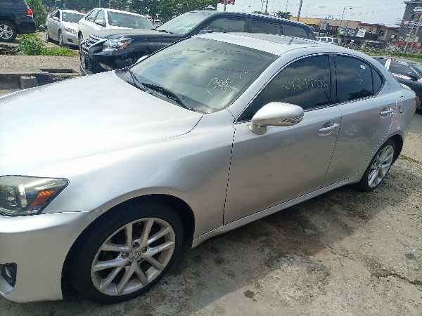 Lexus IS 250   - 2011