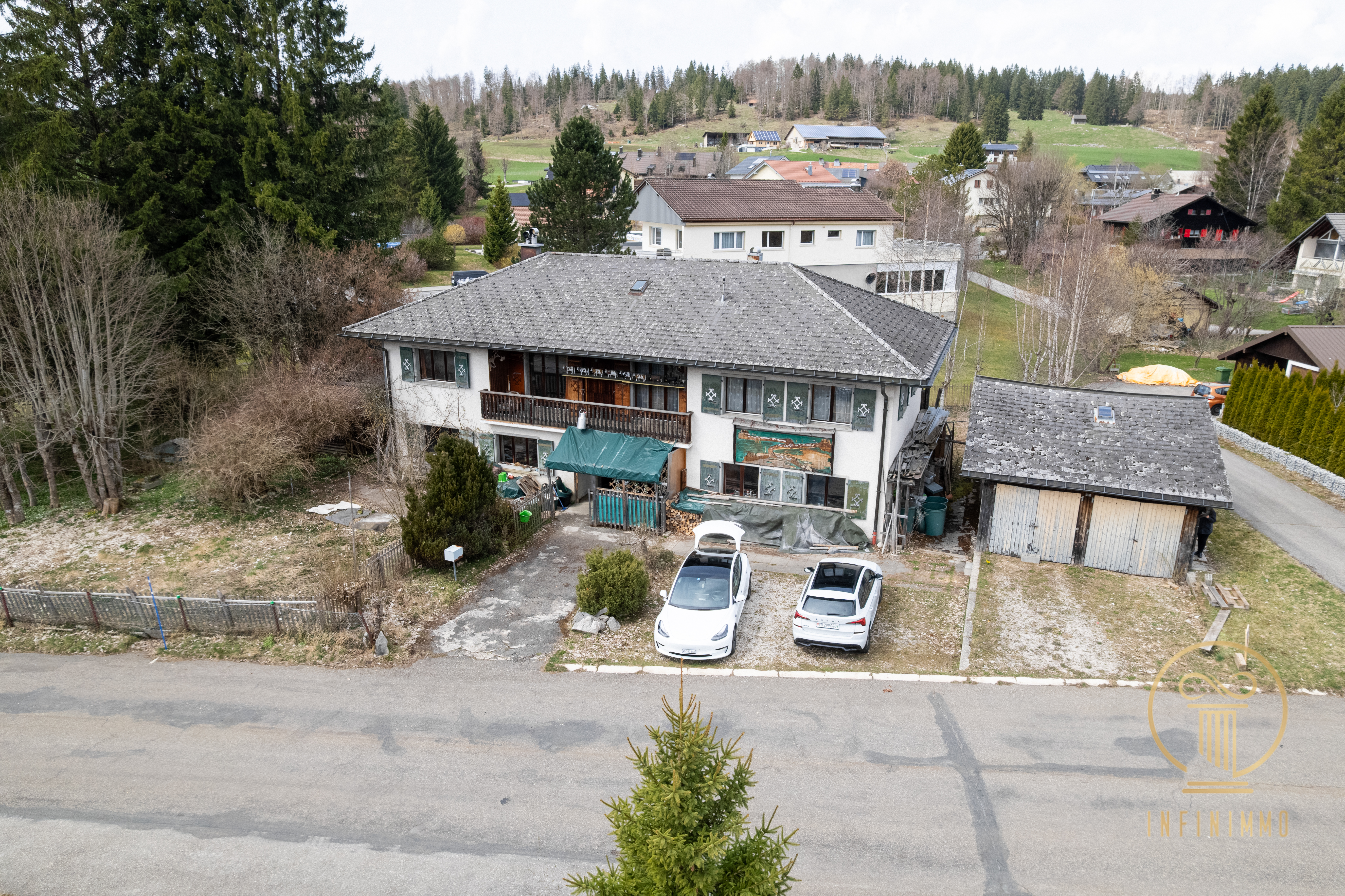 Maison individuelle spacieuse avec grand terrain 