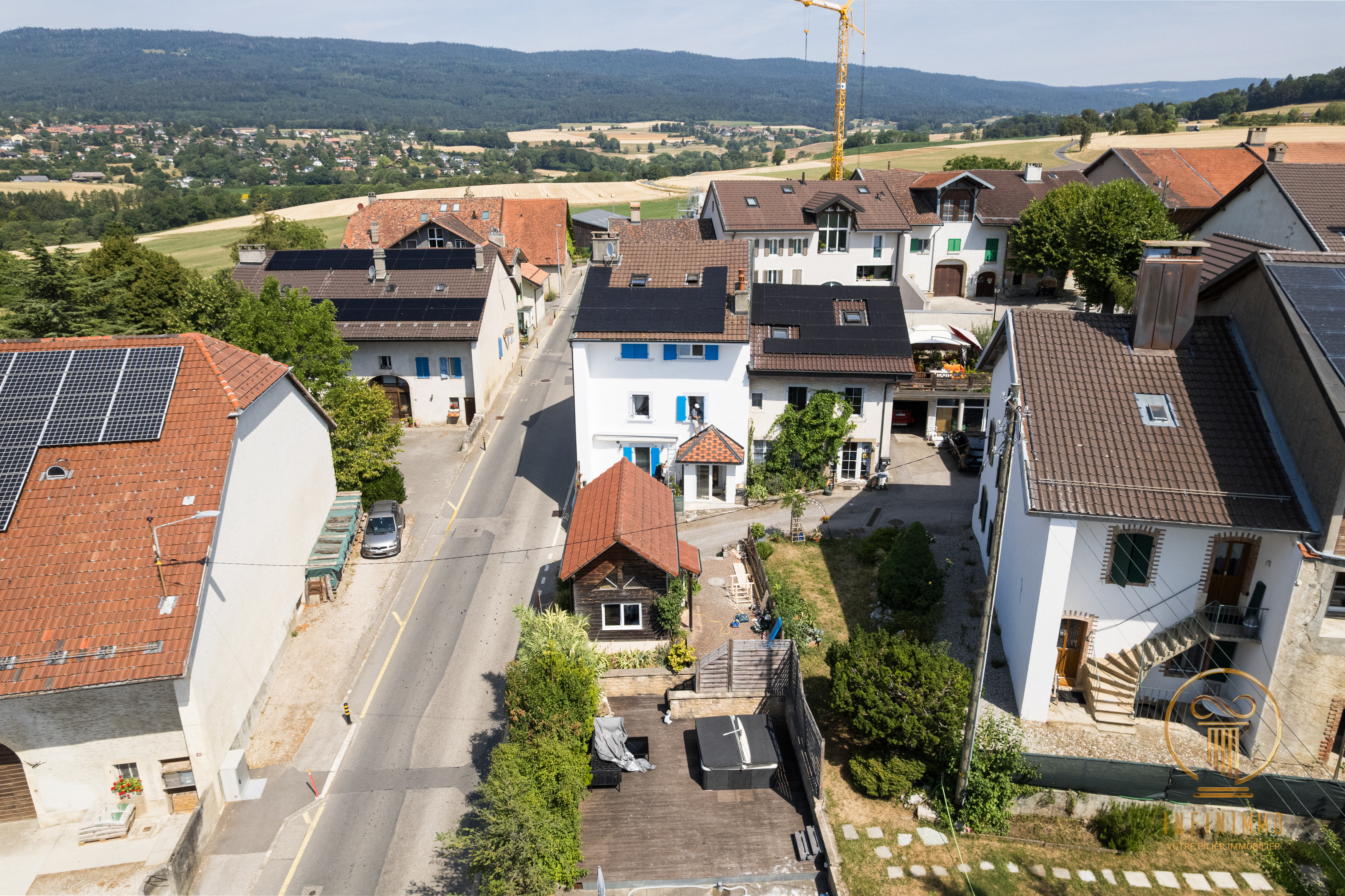 EXCLUSIVITE! OBJET RARE, Belle maison villageoise au coeur de Burtigny de 7.5 pièces