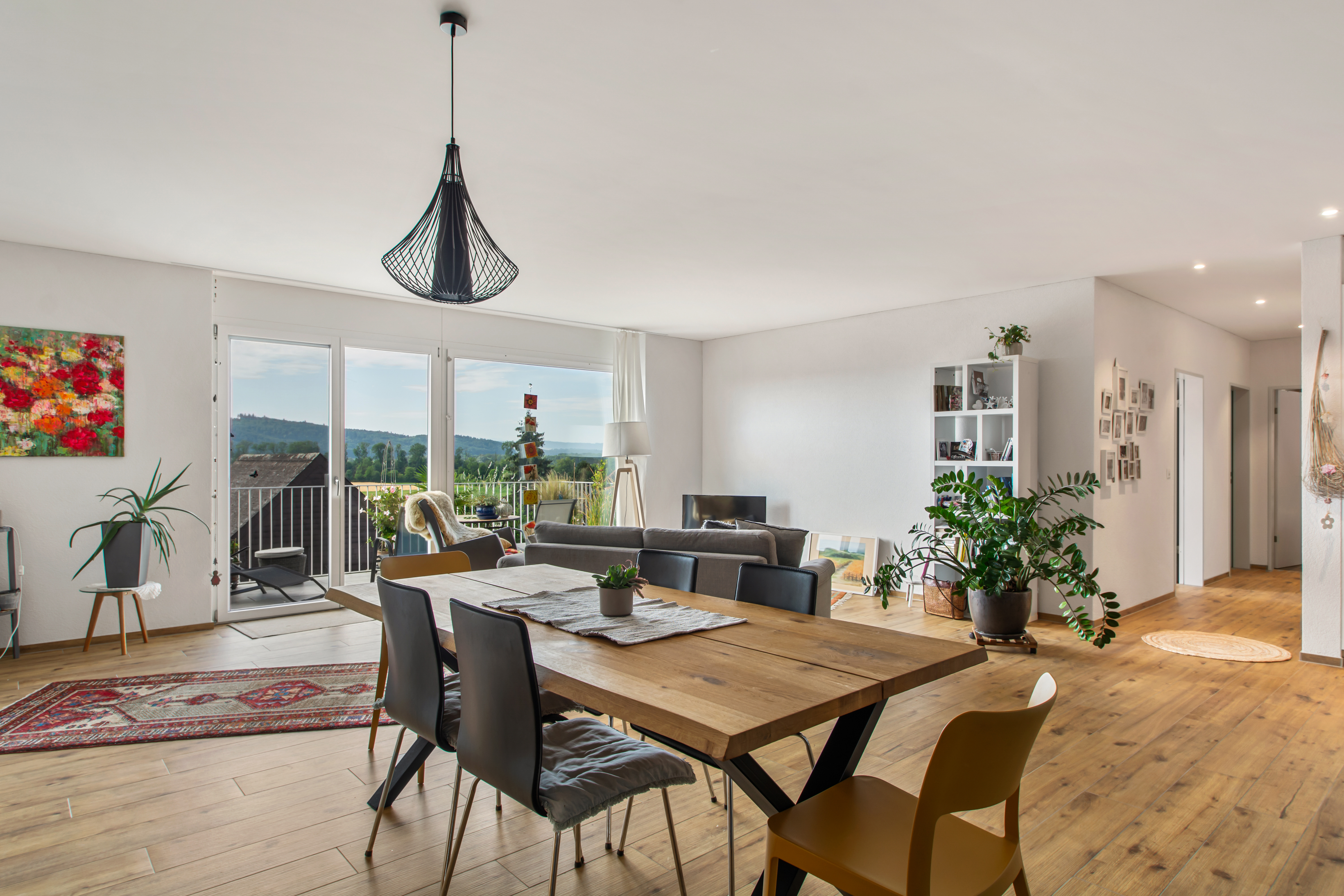 Zeitlose Eleganz trifft Wohnkomfort – 3.5-Zimmer-Wohnung in Meinisberg