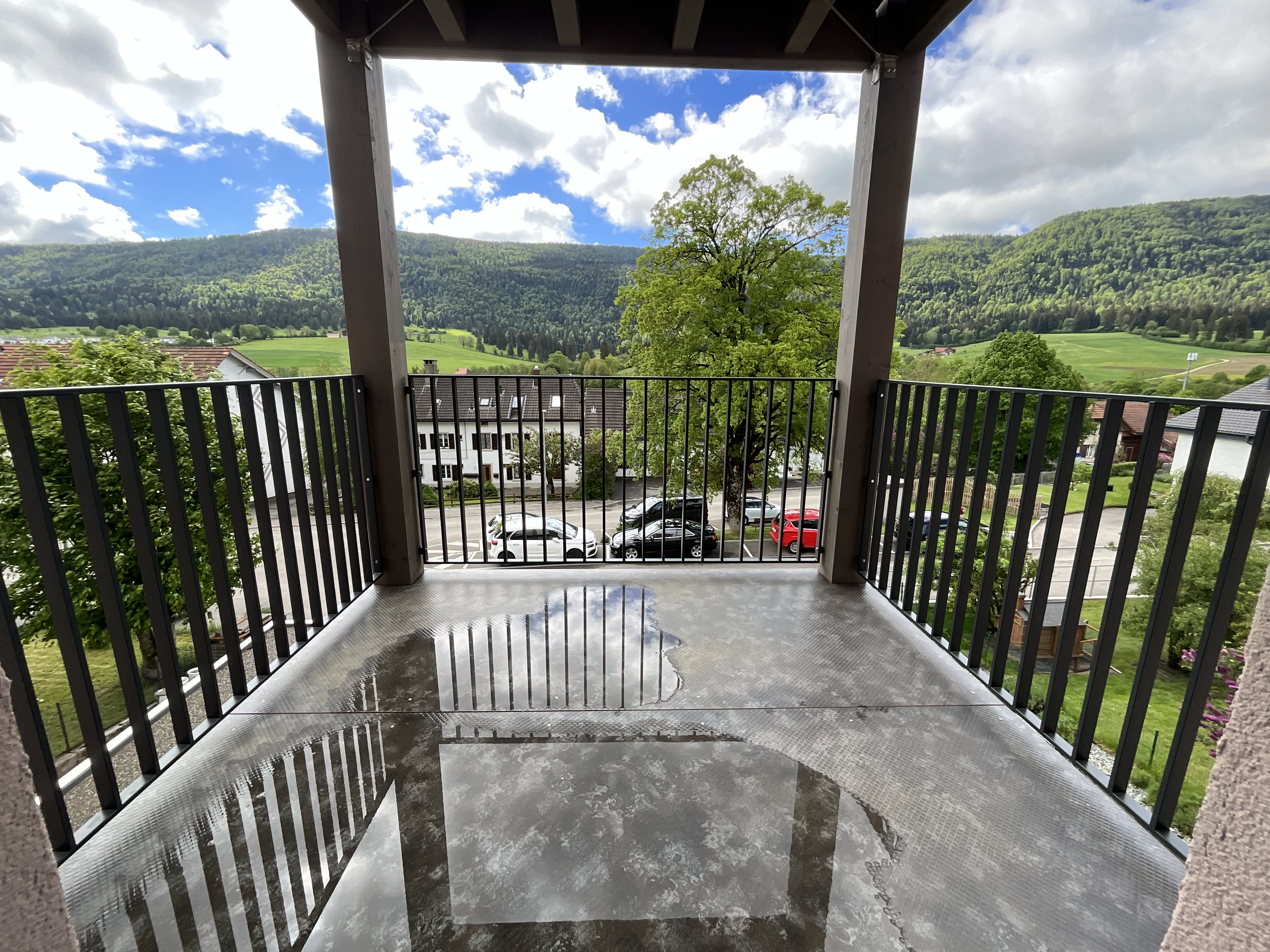 Bel appartement lumineux de 3 pièces avec balcon et vue dégagée