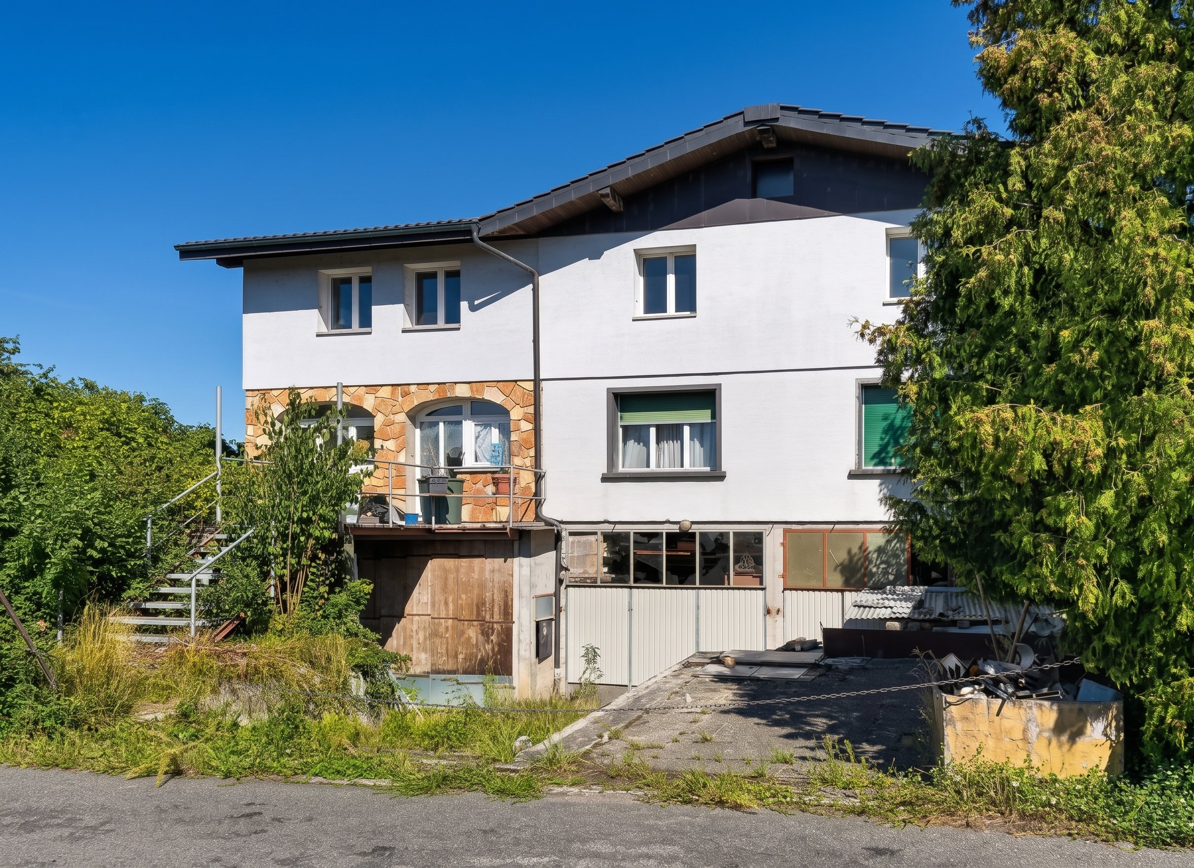 PAYERNE - très grande maison à rénover complètement sur grande parcelle dans quartier résidentiel