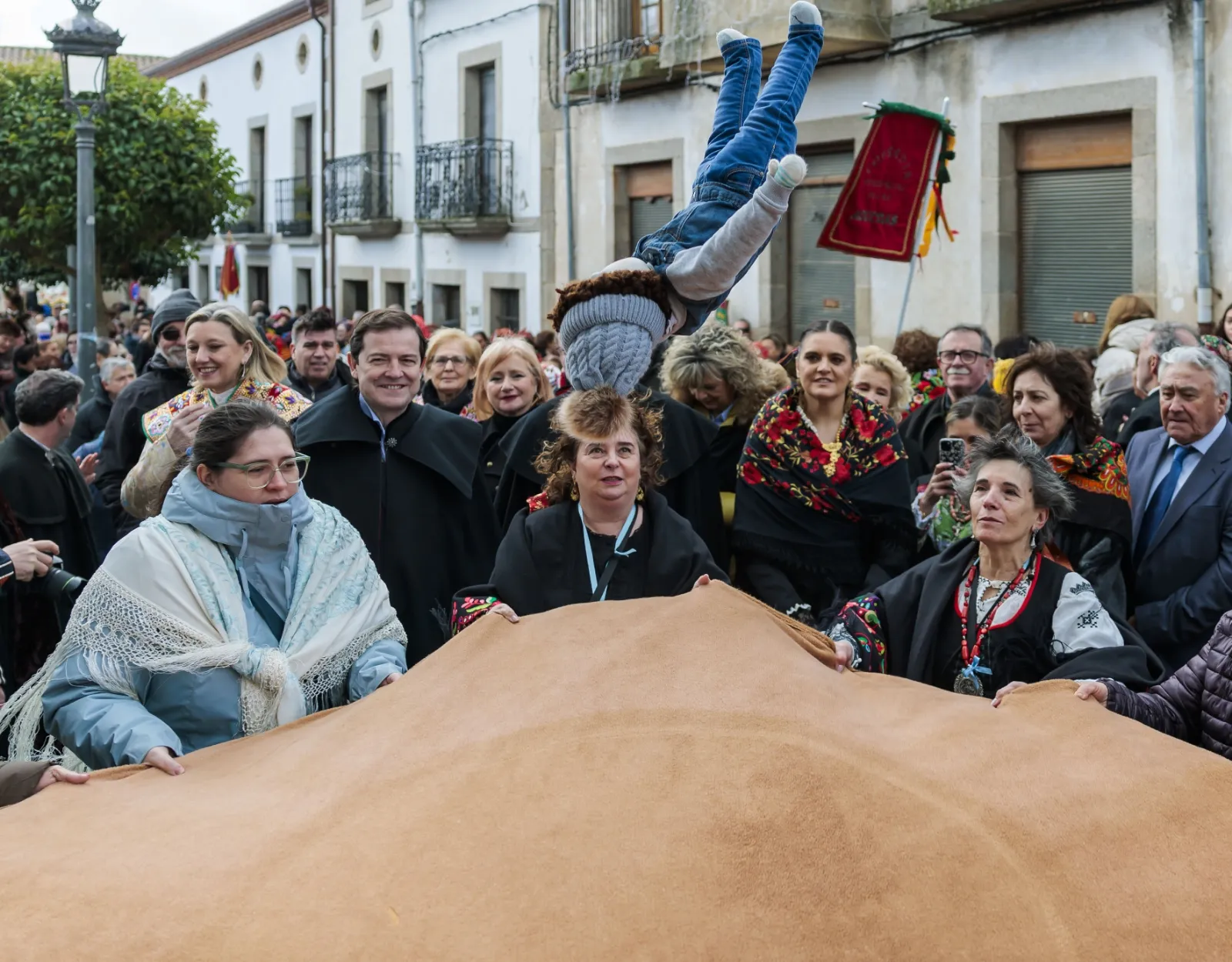 Mañueco asiste al IX Encuentro de Águedas en Bermillo de Sayago