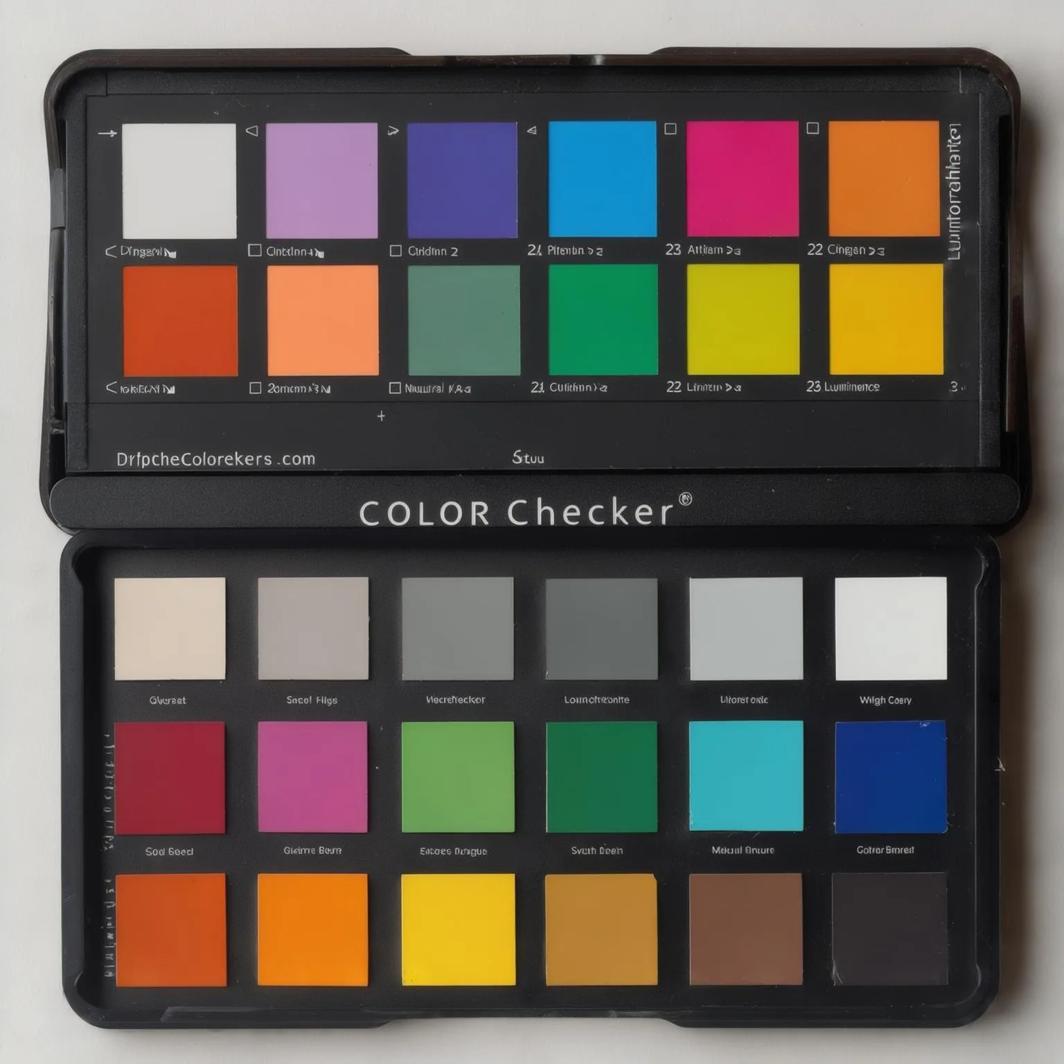 Luma Photon: ColorChecker Chart, seed 2222