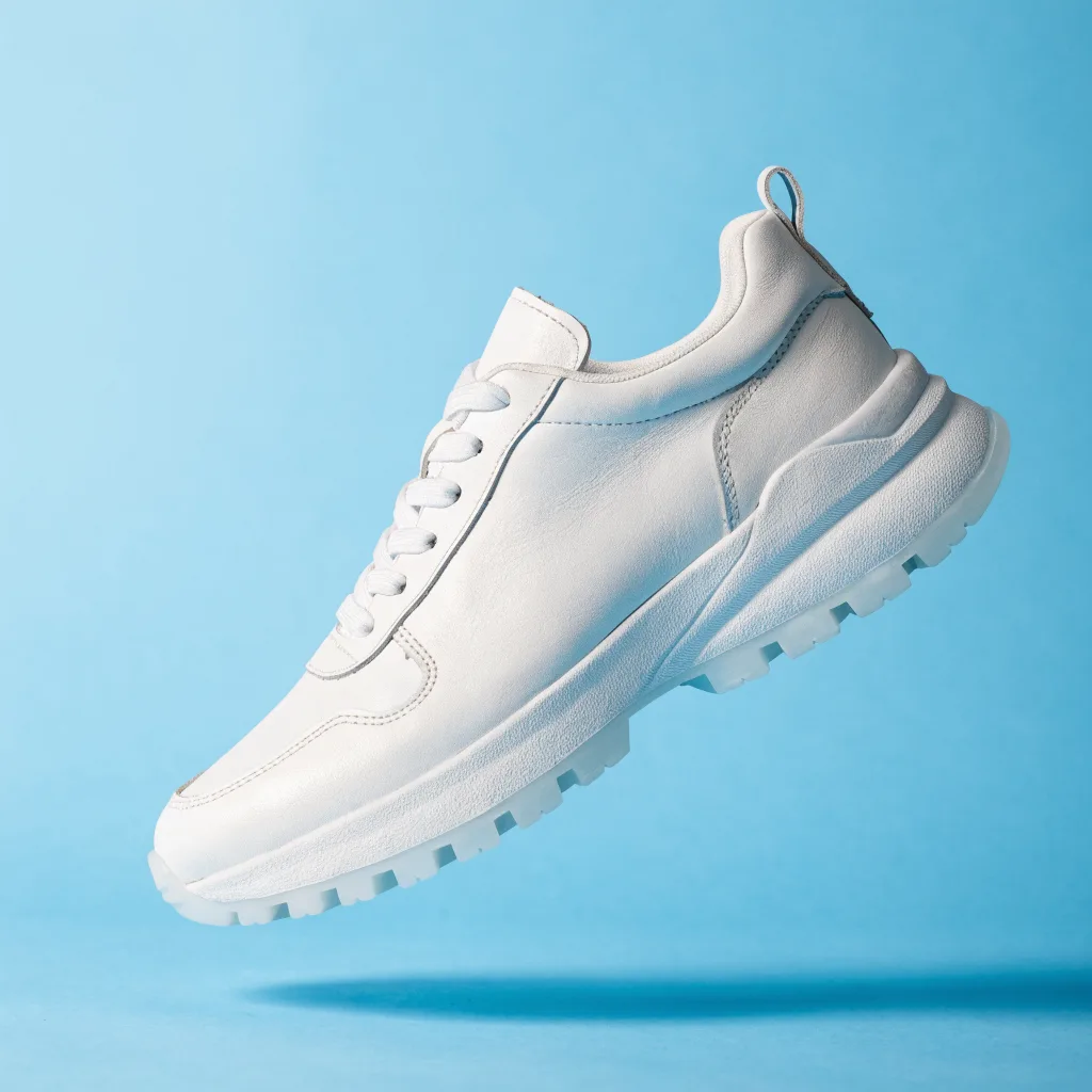 Recraft V4.1: Floating Sneaker, sample 3