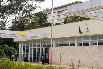 Fachada do Hospital Heliópolis, outro que figura entre os mais concorridos para a residência em Neurocirurgia no SUS-SP