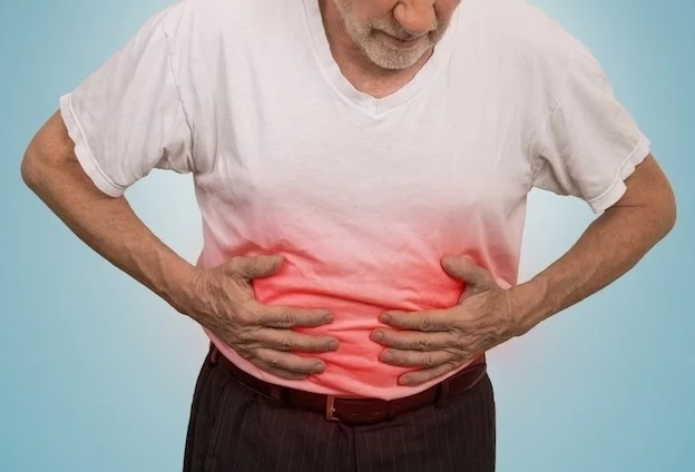 A dor abdominal é um dos sintomas da dengue hemorrágica