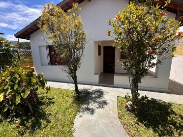 Ver detalhes: Casa no bairro : Indaiá em Caraguatatuba - SP para Venda (Ref. 1951)