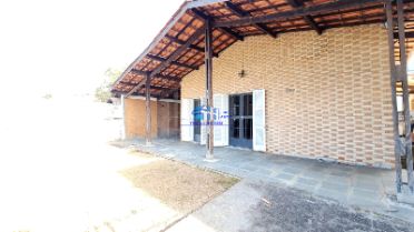 Ver detalhes: Casa térrea para venda com preço abaixo do mercado, ideal para clínica, consultório, salão de beleza ou residência, no Jardim Primavera em Caraguatatuba/SP (Ref. 2118)