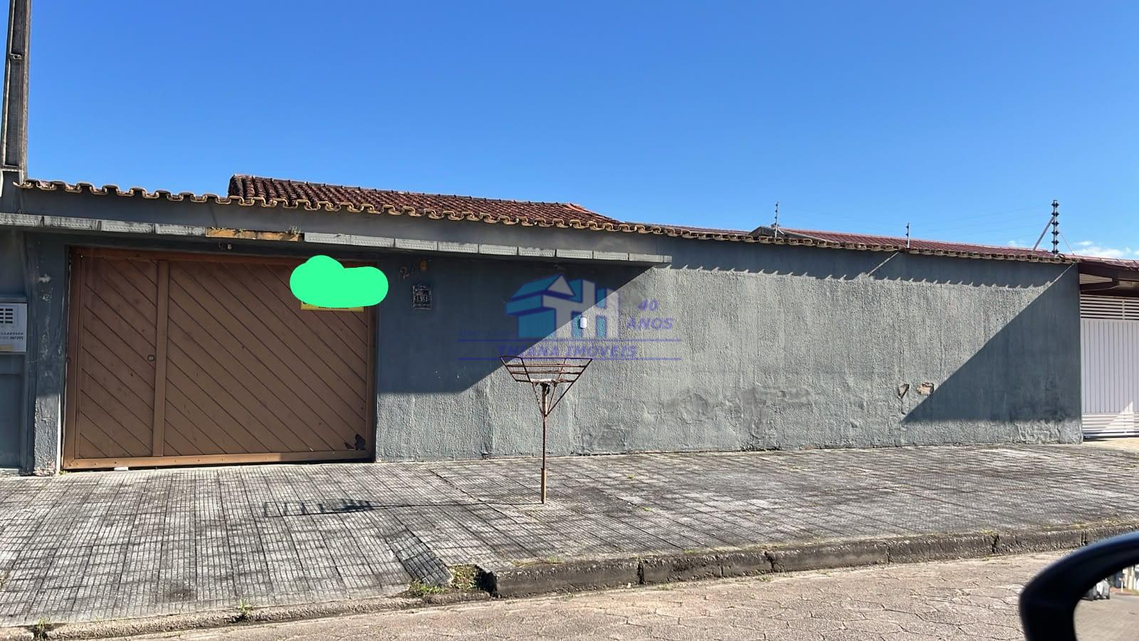 Ver detalhes: Casa Espaçosa para venda na Praia do Aruan com 2 Dorms + 4 Vagas – Caraguatatuba/SP (Ref. 2499)