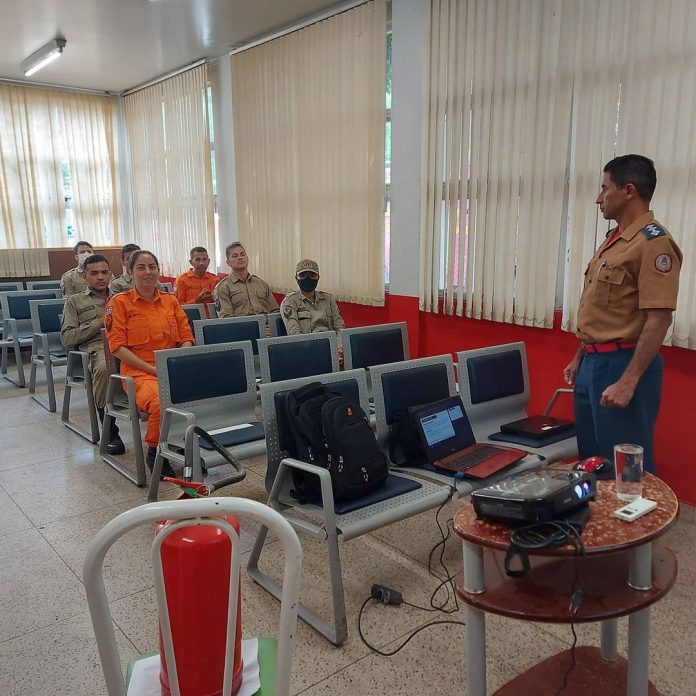 Bombeiros fazem curso de vistoria técnica em estabelecimentos